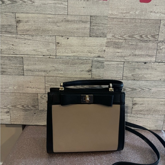 Kate Spade Mayfair Mini Tullie Bow Leather Crossbody Beige w/ Black Trim - Picture 1 of 11
